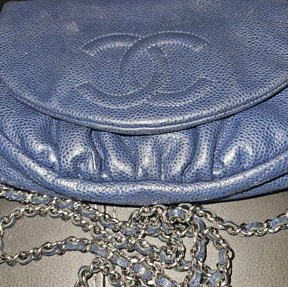 Authentic CHANEL half moon woc - Picture 5 of 6
